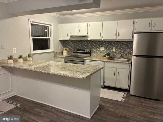 Photo - 1874 Abbey Ln