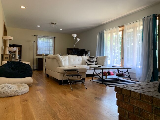 Photo - NOW Leasing!