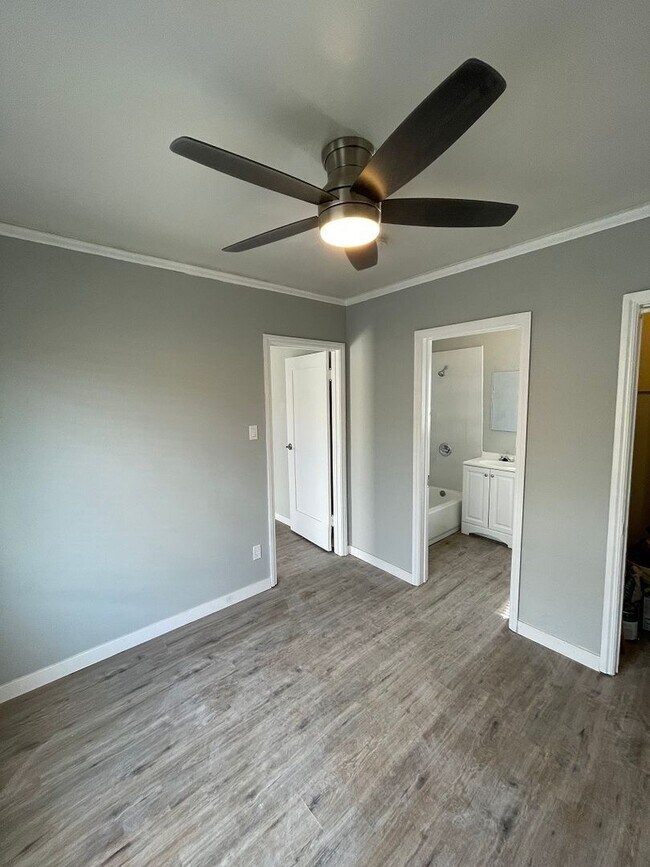 Photo - 241 W 80th St