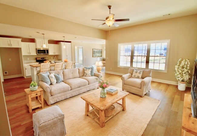 Building Photo - 334 Tallulah Bend