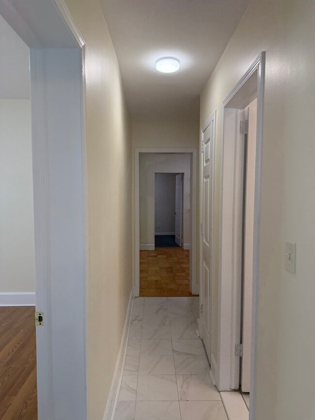 Photo - 270 Crescent Pl