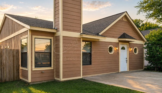 Building Photo - AVAILABLE NOW ; APPLY TODAY ON OUR WEBSITE!!!