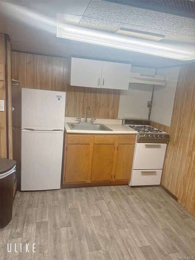 Photo - 24-32-32 23rd St Unit 1B