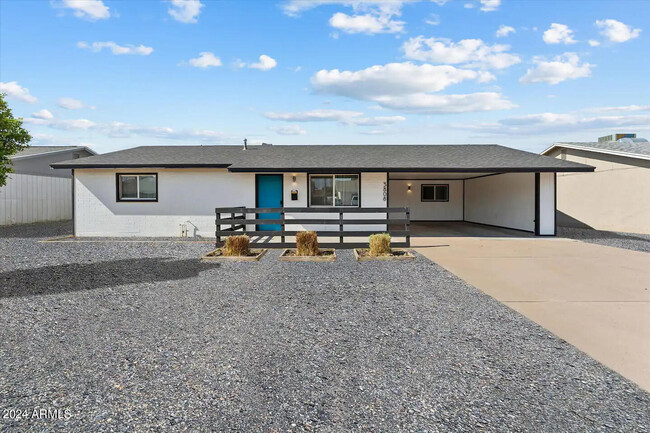 Building Photo - 3808 W Las Palmaritas Dr Rental