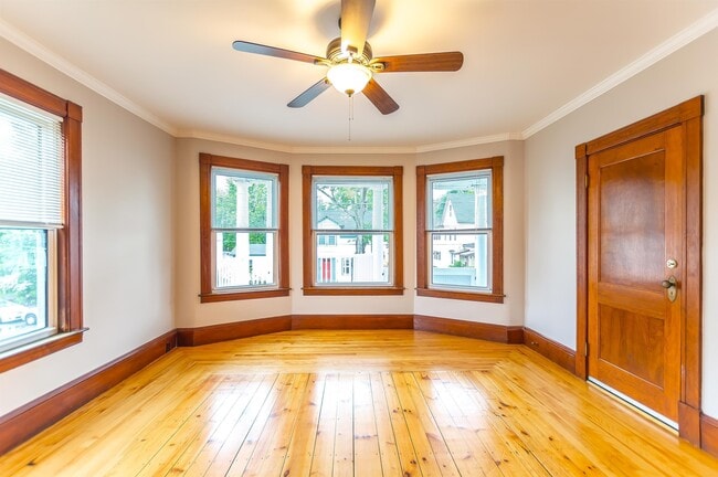 Photo - 105 Ray St Unit 1
