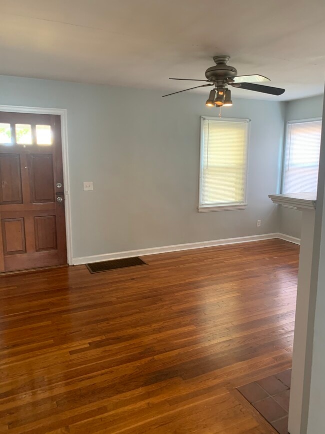 Photo - 7512 Plainfield Rd