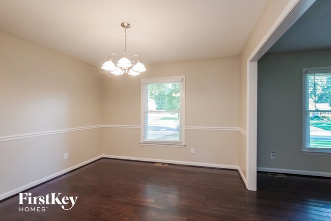 Photo - 1023 Lightwood Dr