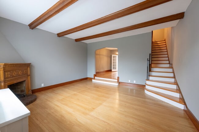 Building Photo - 317 Ingraham St NW