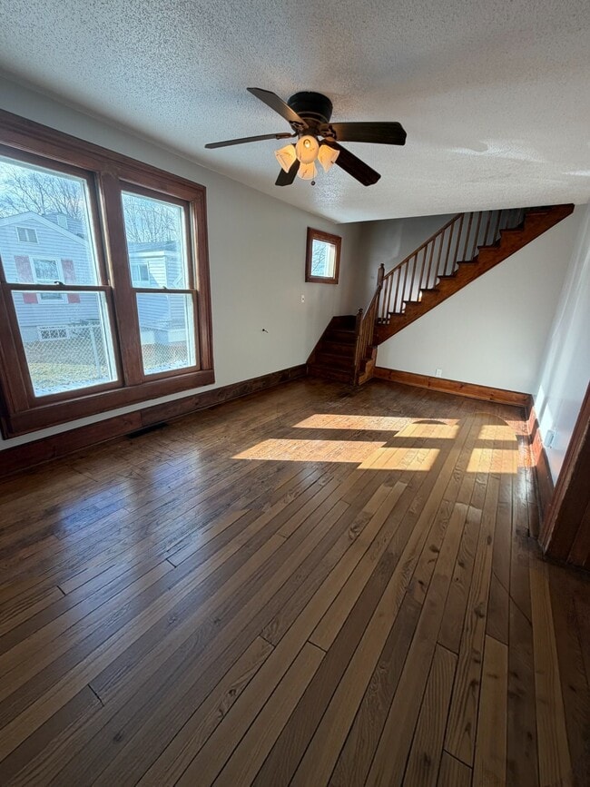 Photo - 26 Pelton Ave