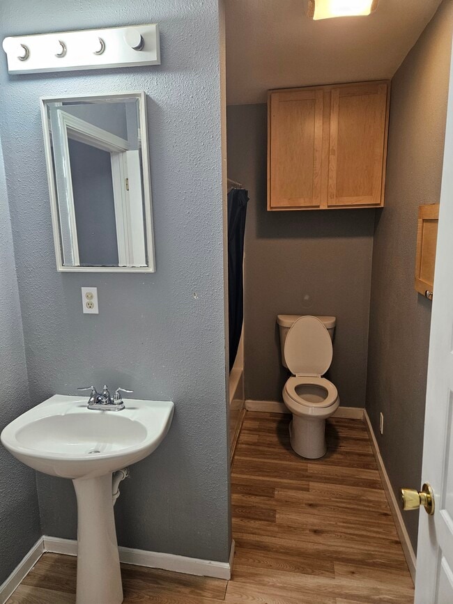 Photo - 302 7th Ave