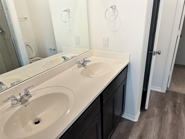 Building Photo - 16662 Moss Ln