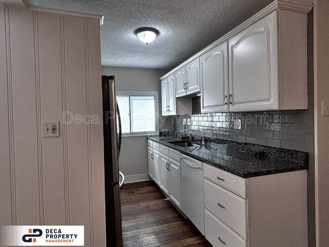 Photo - 8911 Kammerer Ave