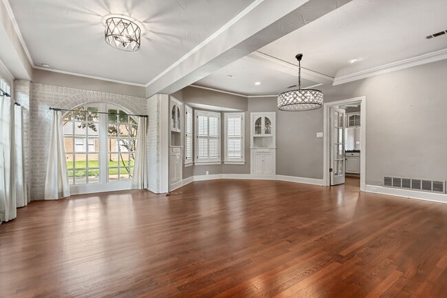 Photo - 2 Bedroom, 2 Bath Tudor on the M Streets!