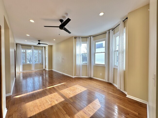 Photo - 2028 N Hamlin Ave Unit 1C