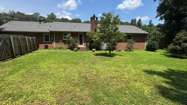 Brick Rancher with 1 acre in Hanover County! - Brick Rancher with 1 acre in Hanover County! Casa
