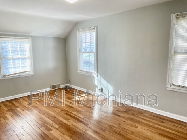 Photo - 1311 E Monroe St