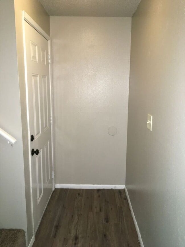 Photo - Sumner Townhome Duplex W/D w/ 1 car carport FREE JAN