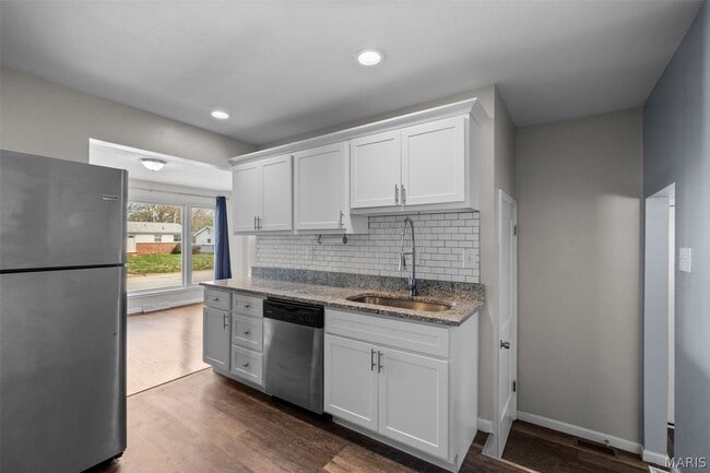 Photo - 526 Lynn Haven Ln