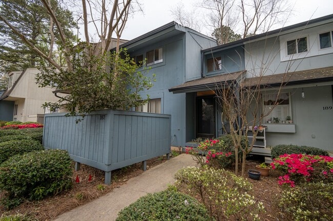 Photo - 187 Woodstone Dr