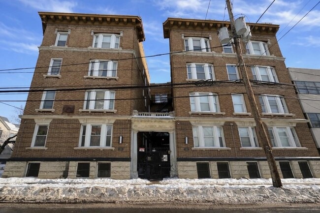 Building Photo - 52 Tonnelle Ave Unit 25