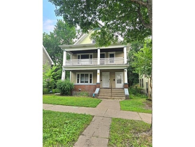 Building Photo - 950 Arkwright St N Rental