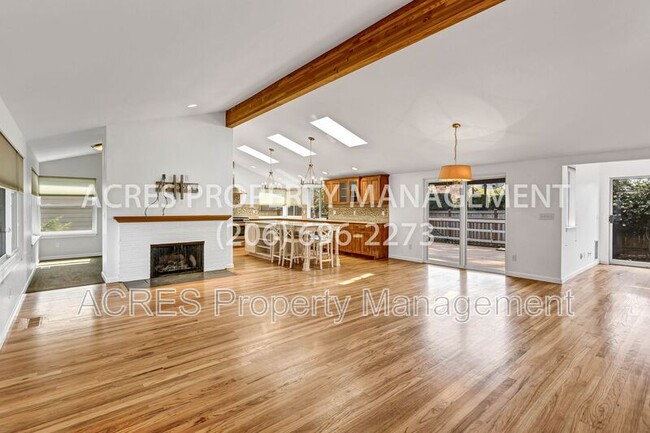 Photo - 20005 3rd Ave SW