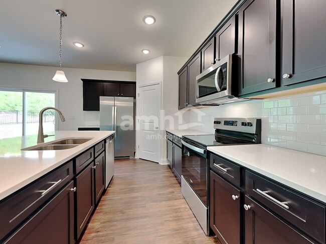 Photo - 689 Alcovy Walk Dr