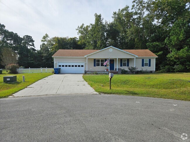 Building Photo - Beautiful 3 bedroom 2 bath home in Sneads ...