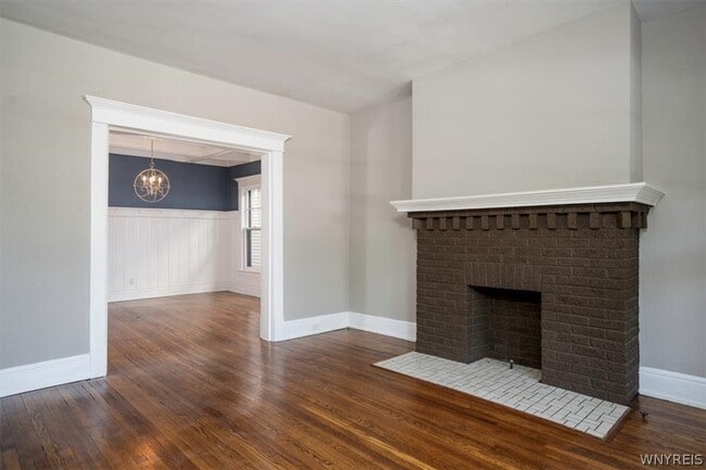 Photo - 825 Forest Ave