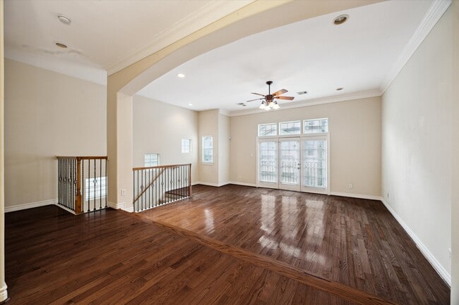 Photo - 9007 Harbor Hills Dr