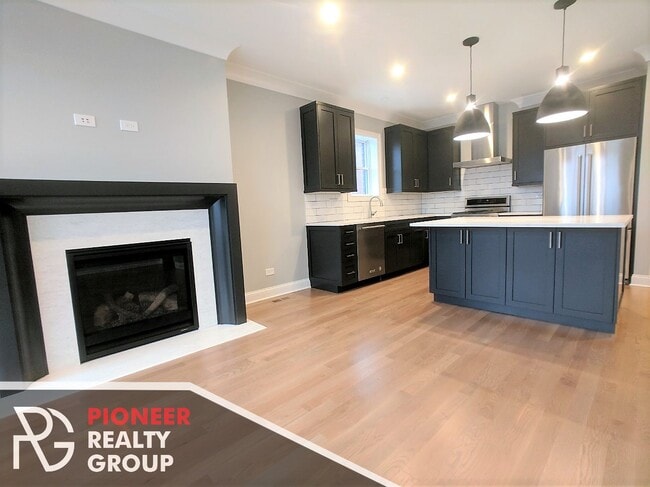2318 N Southport Ave Unit 2319-3N