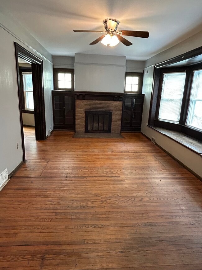 Photo - 1140 Plymouth Ave S