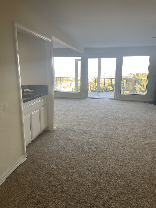 Photo - 2020 S Western Ave Unidad 2020 S Western Ave #13 Rental