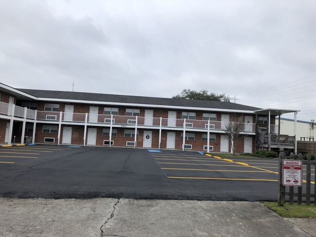 Exterior - 2801 Huey P Long Ave Apartments Unit 211