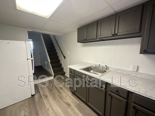 Photo - 219 N Pine St House