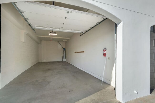 Photo - 312 Cazador Ln Unit #B