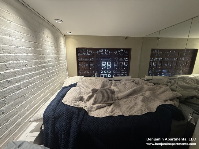 Photo - 113 Beacon St Unit 2 REAR