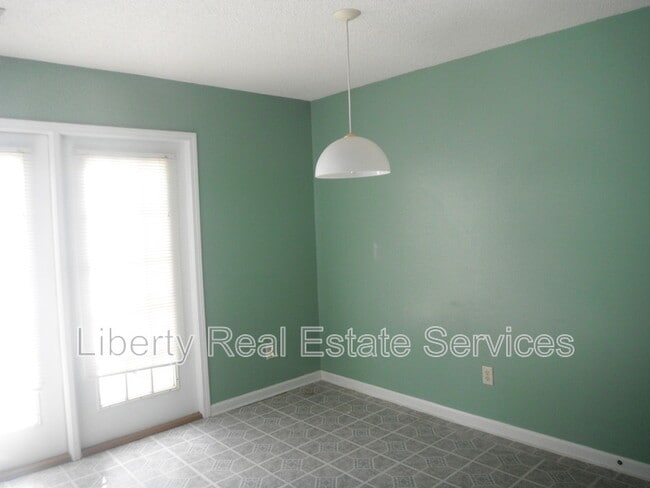 Photo - 1100 Pineland Ave Unit Apt 8A