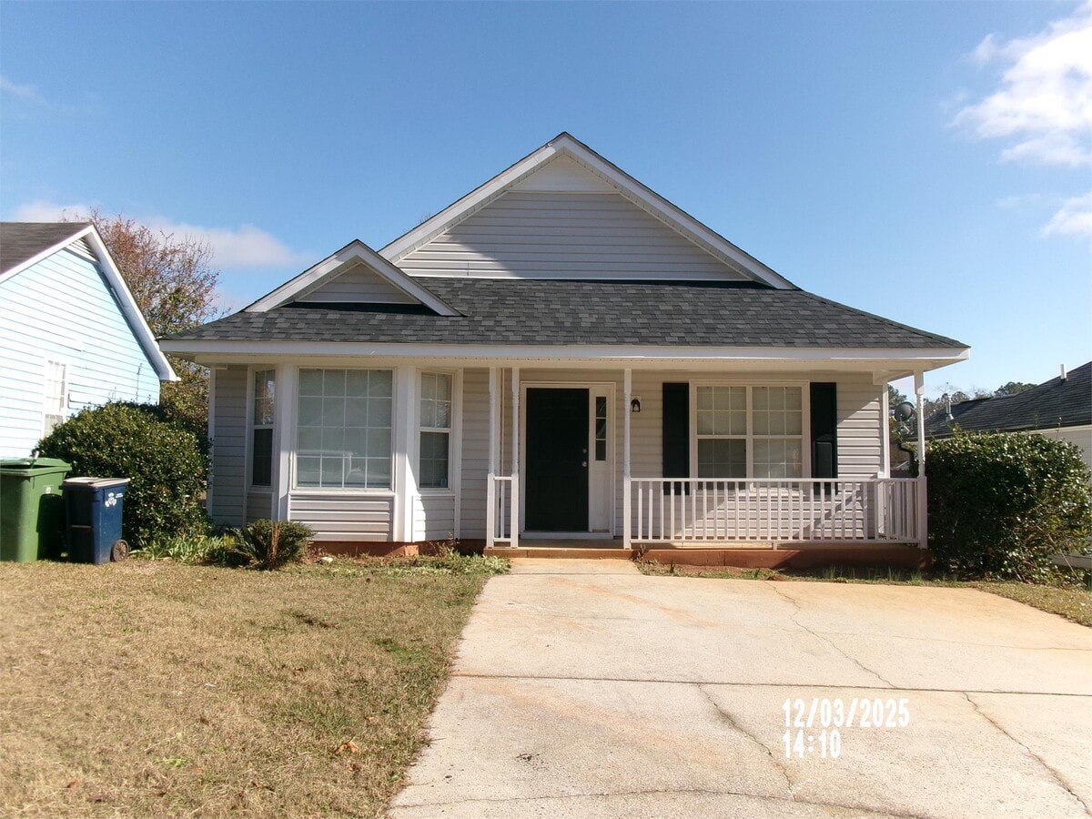 Photo - 124 Waterford Way