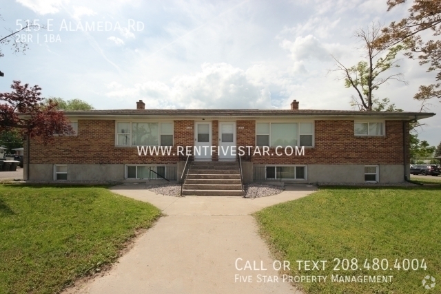 Building Photo - Cozy Upstairs Apartment Available! Visit r...