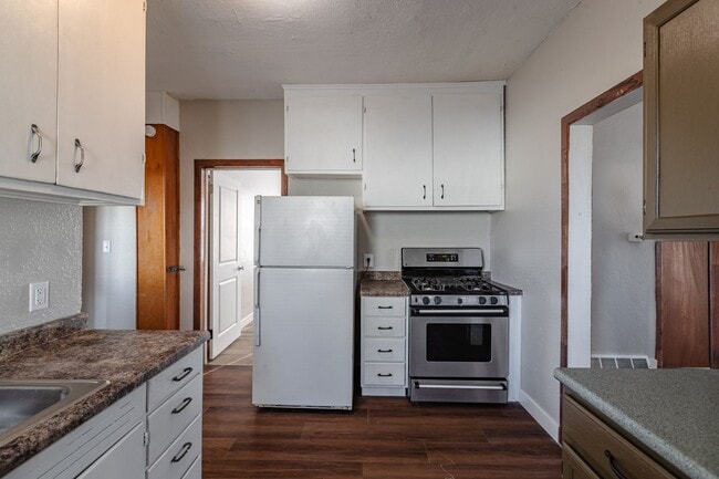 Building Photo - ds1233 Unit 1233