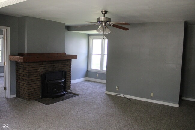 Photo - 603 E Clyde St