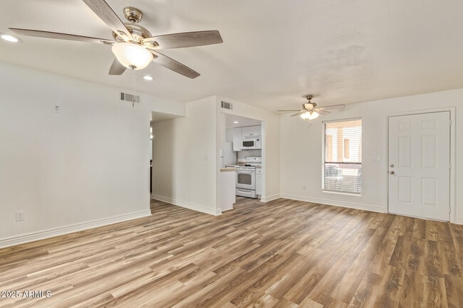 Photo - 3131 W Cochise Dr Unit 252