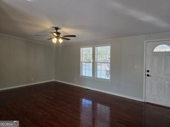 Photo - 203 River Oak Dr