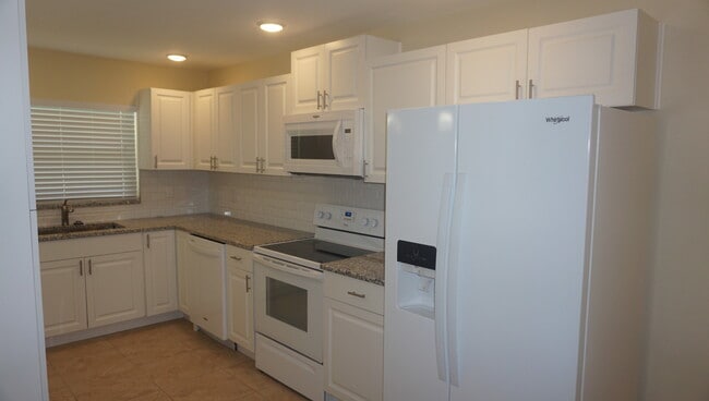 Photo - 3 Bedrooms / 2 Bath Brandon Home