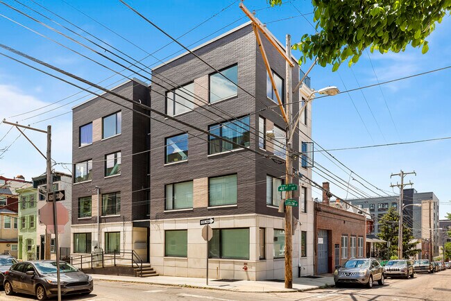 Photo - 4100 Ludlow St