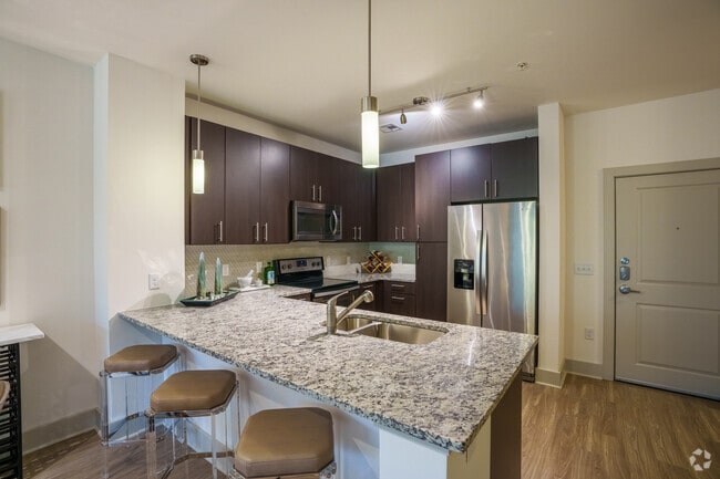1BR, 1BA - 910SF - Kitchen
