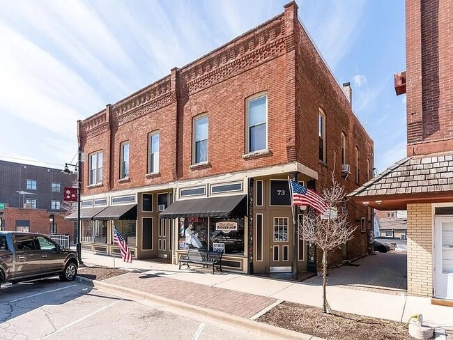 Photo - 73 Main St