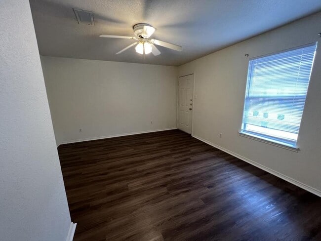 Photo - 5708 Greengate Dr