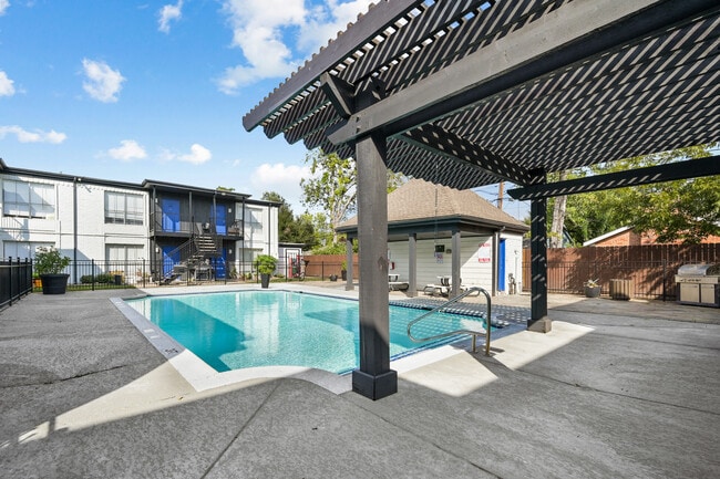 The Lofts @ 3402 Sparkling Pool